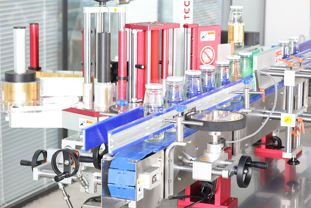 Full Automatic High Speed Vertical Round Plastic Glass Bottle Sticker Labeling Machine