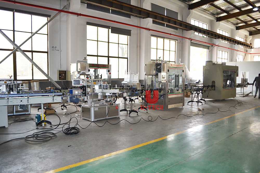 Automatic Disinfectant Corrosive Liquid Linear Filling Capping Machine Line