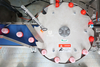 High Speed Parts Push Pull Sport Disc Top Aluminum Flip Off Cap Assembly Machine