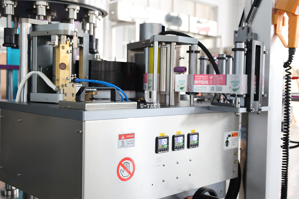 Automatic High Speed Linear BOPP Plastic Glass Bottle Beer Can Hot Melt Glue Opp Labeling Machine