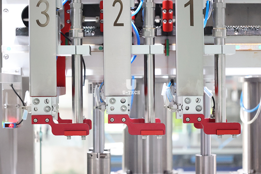 Automatic Linear Type Chemical Daily Use Product Motor Oil Filling Capping Machine Line