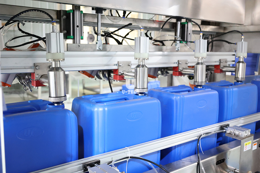 Automatic Linear Type High Speed Servo Piston Lubricating Motor Engine 20L Lube Oil Filling Machine