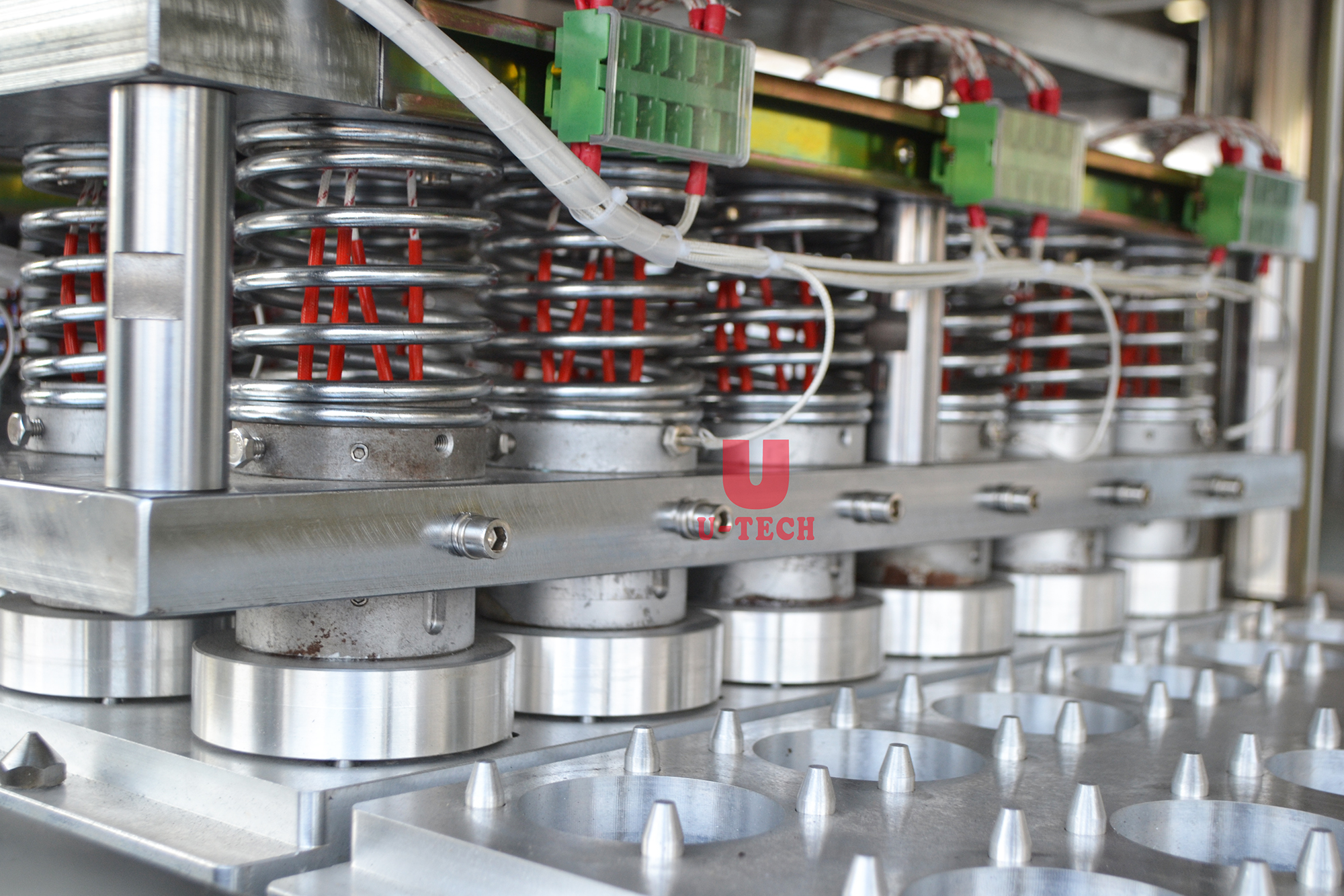 Automatic Drinking Water Beverage Juice Yogurt Honey Jelly Coffee Cup Filling Machine