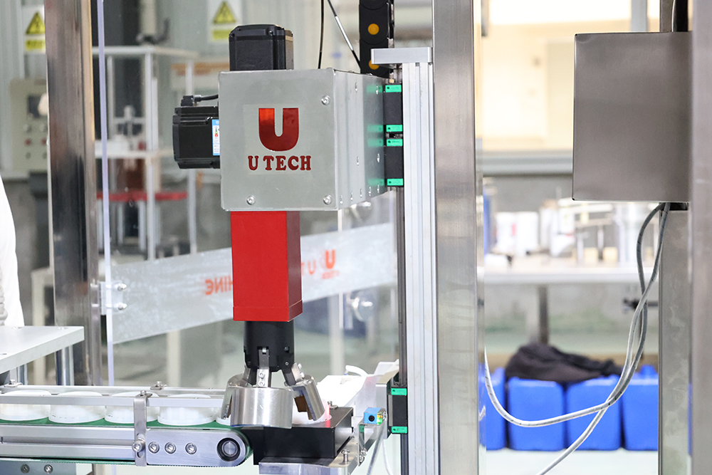Automatic Servo Piston Lubricating Motor Engine Lube Oil 20L Drum Filling Machine