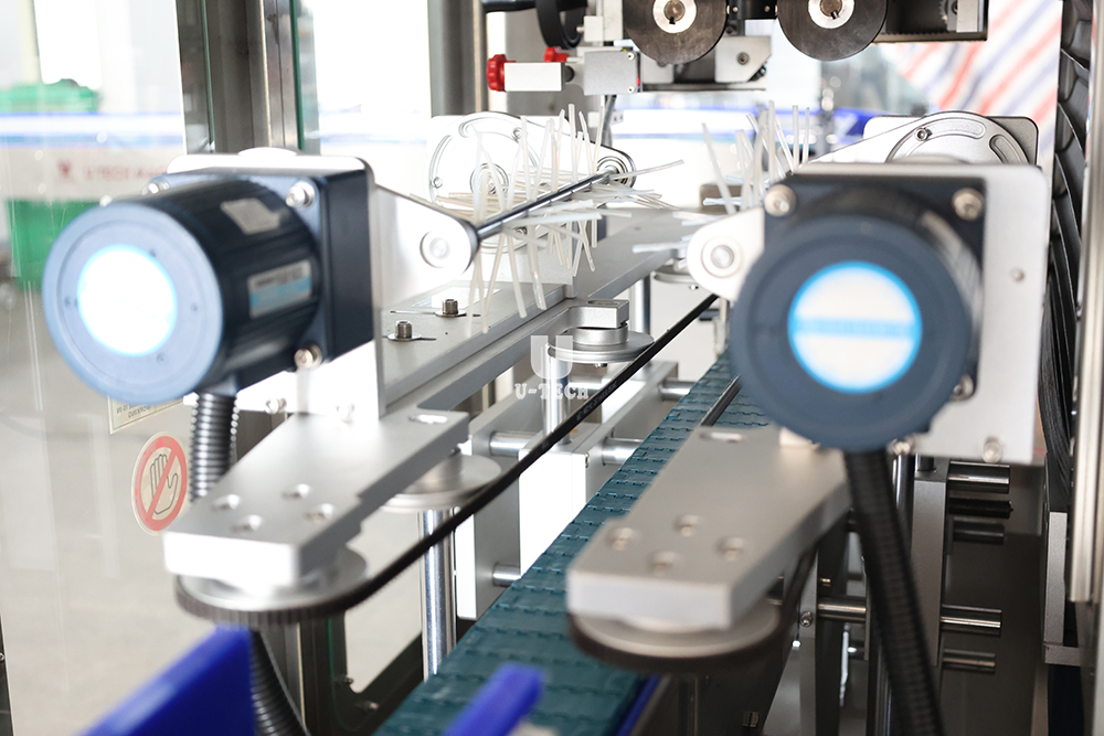 Automatic High Speed Beverage Fruit Juice Energy Drink Can Plastic Glass Bottle Shrink Sleeve Labeling Machine