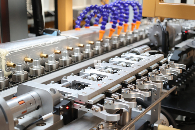 High Speed Beverage Carbonated Drinks Juice Mineral Water Automatic Plastic Pet Bottle Making Blow Moulding Machine