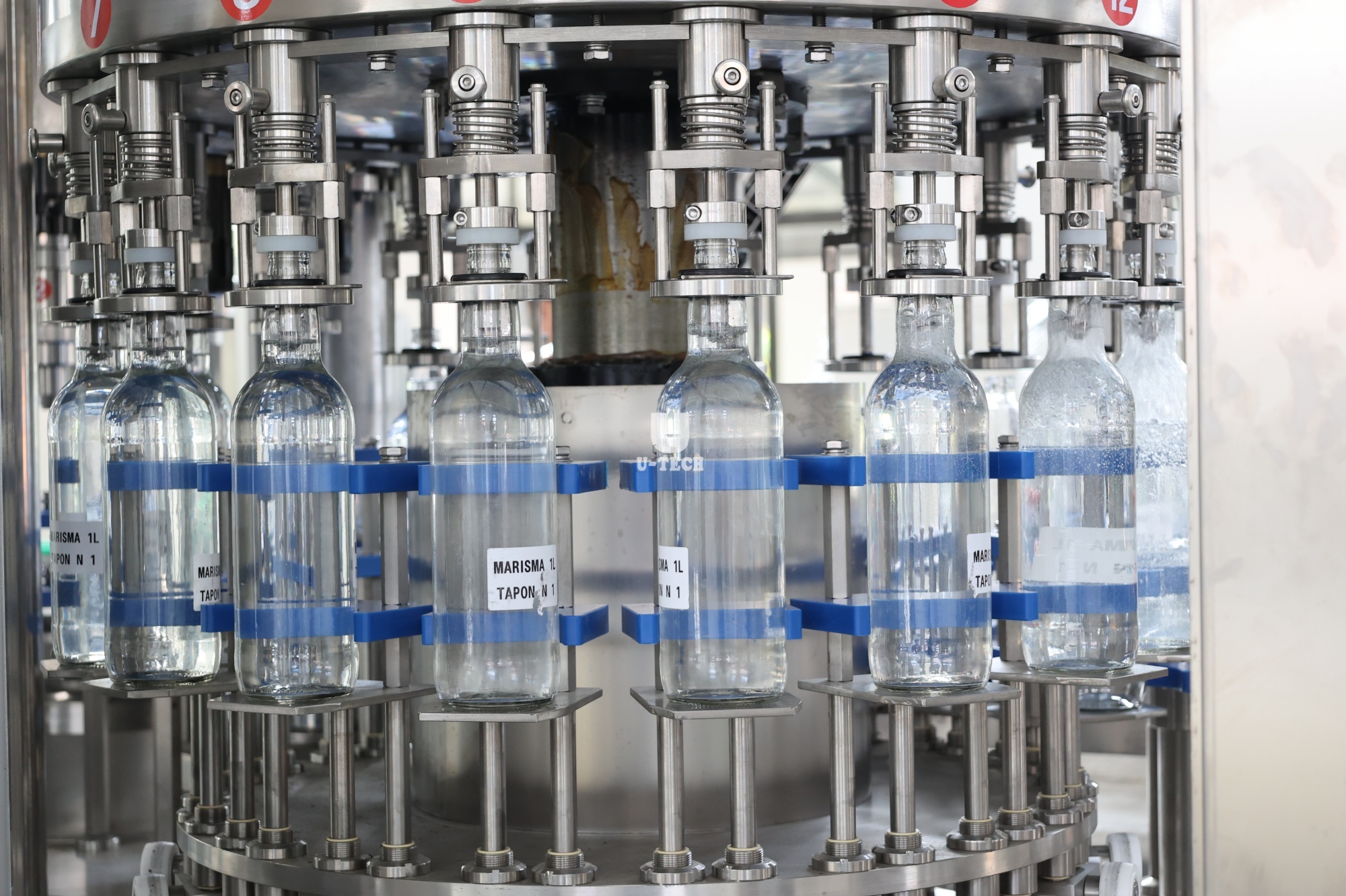Automatic 4 in 1 Glass Bottle Red Wine Vodka Liquor Filling Machine Equipment Production Line