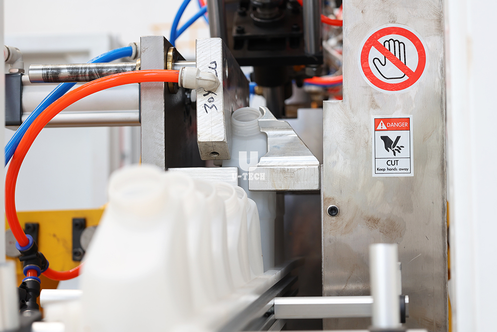 Plastic Detergent bottles clean toilet agent oblique mouth bottle extrusion blow molding machine