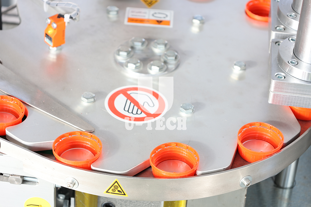 High Speed Gallon Engine Oil Jerrycan Jar Drum Plastic Bottle Cap Lining Wadding Inserting Machine