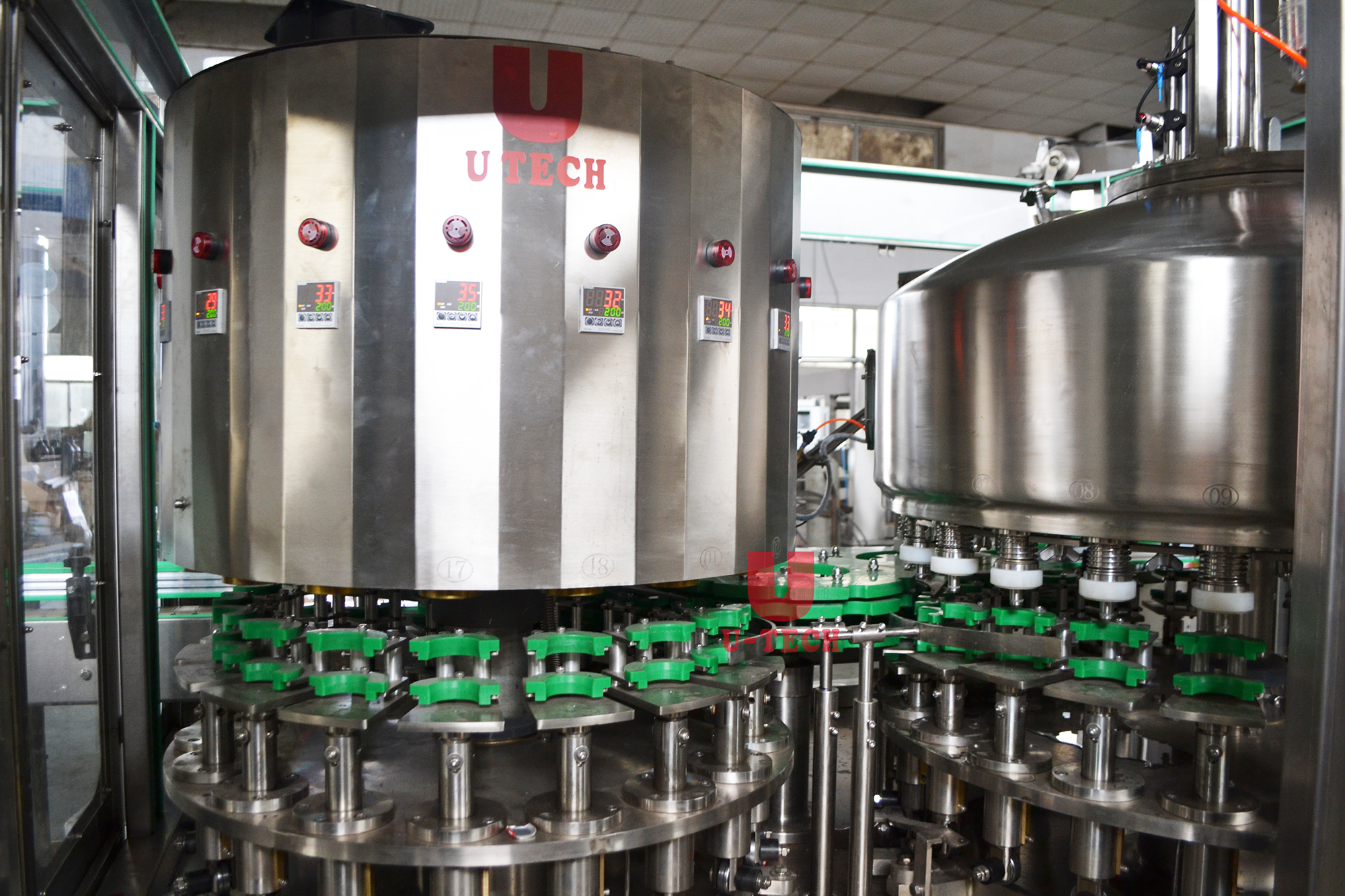 Automatic PP Plastic Bottle Fruit Litchi Juice Filling Aluminum Foil Sealing Machine Production Line