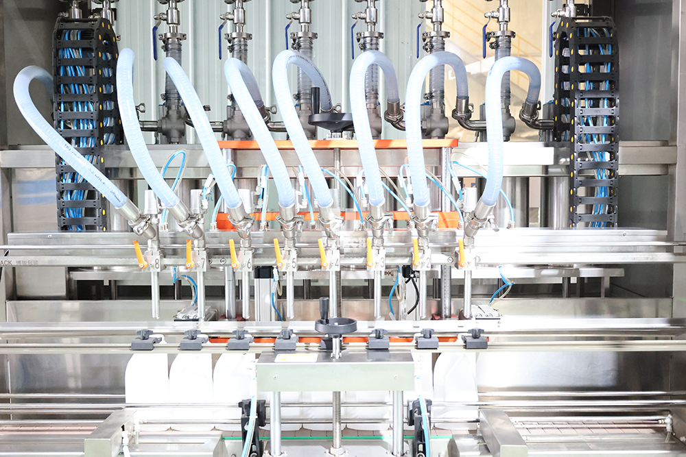 Automatic Liquid Chemical Daily Use Product Servo Shampoo Sauce Motor Lube Oil Linear Piston Filling Machine