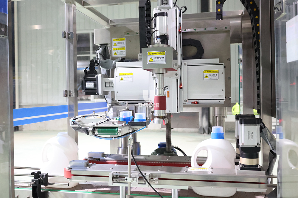 3 Heads Automatic Vertical Magnetic Pump Pneumatic Bottle Edible Oil Linear Servo Filling Capping Machine Line