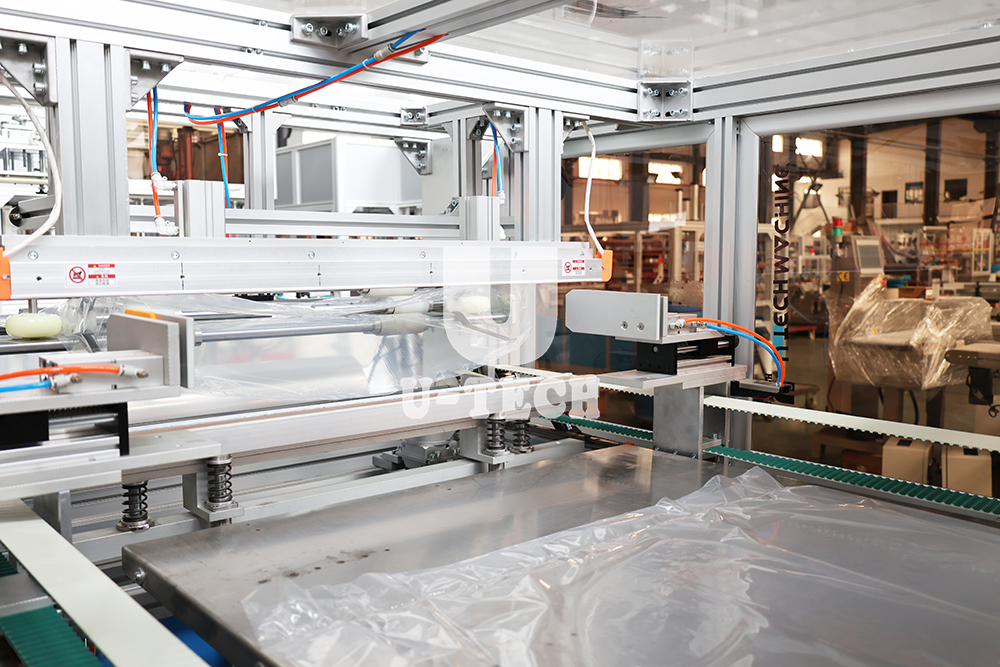 Fully Automatic Beverage Miner Water Daily Use Plastic PE PP HDPE Empty Bottle Packaging Machine