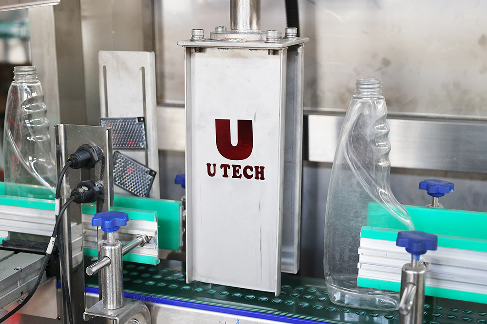 Automatic rotary turntable PE PP PET plastic bottle setting feeding unscrambler sorting machine