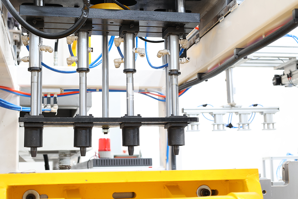 Competitive Double Stations 2L 5L Laundry Detergent Plastic Bottle Extrusion Blow Molding Machine