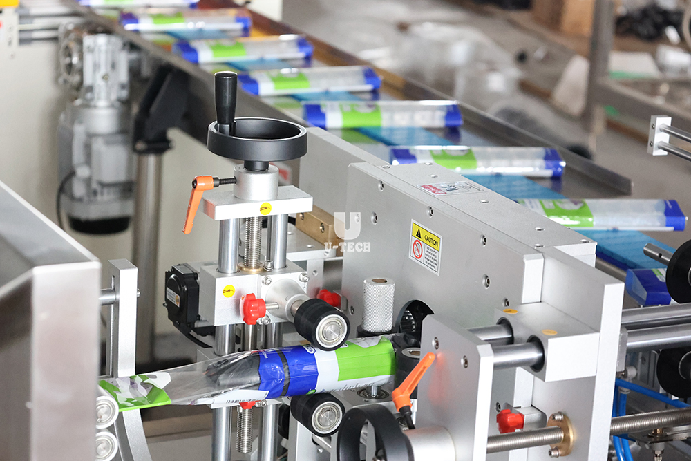 New Type Automatic Bath Fizz Bomb Salt Bottle Tube Horizontal Shrink Sleeve Labeling Machine