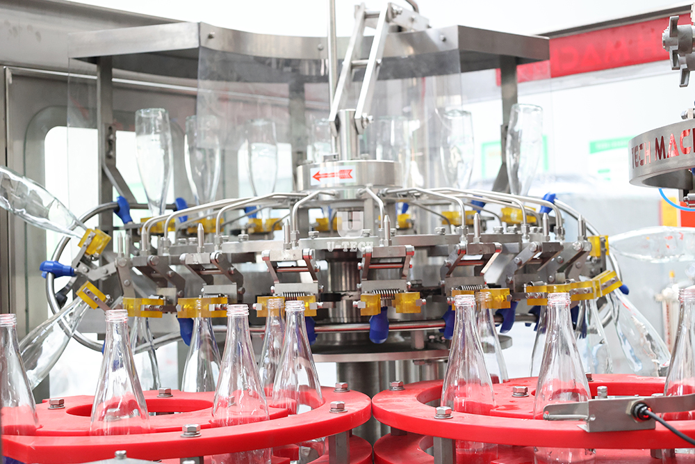 Small 3 in 1 Mono-block 250ml Ring Pull Type Liquid Wine Sugar Beer Alcohol Glass Bottle Filling Capping Machine