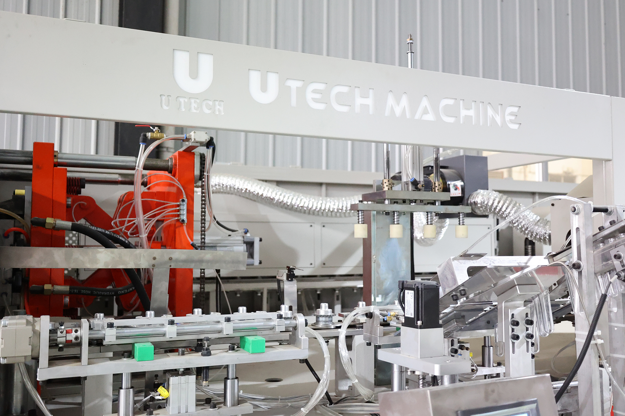 330ml 500ml Small Plastic Bottle Stretch Blow 4 Cavity Automatic Pet Bottle Making Blow Moulding Machine