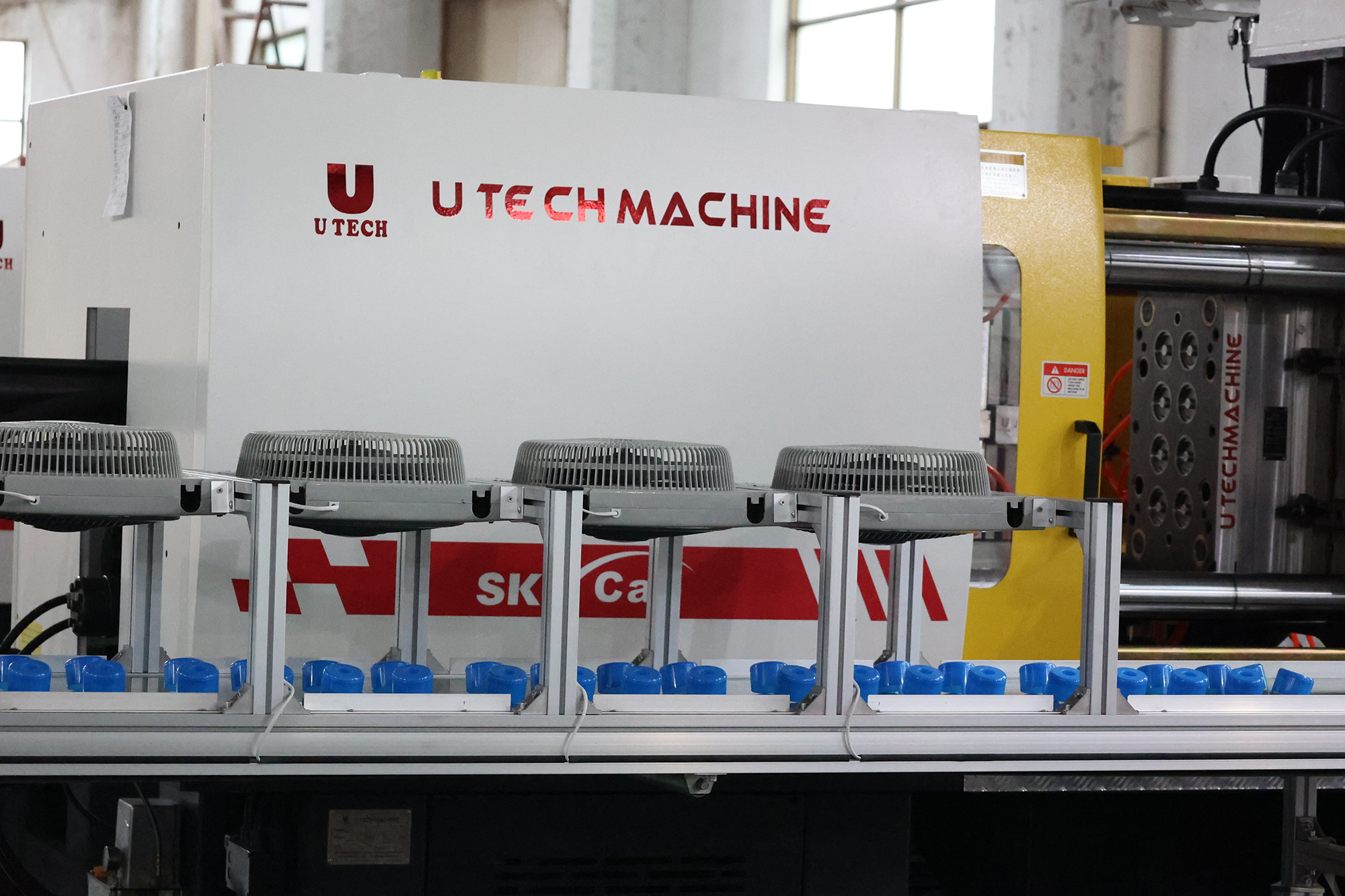 Auto High Speed Hot Runner 8 12 24 32 Cavity Water 5 Gallon Cap Making Moulding Injection Molding Machine