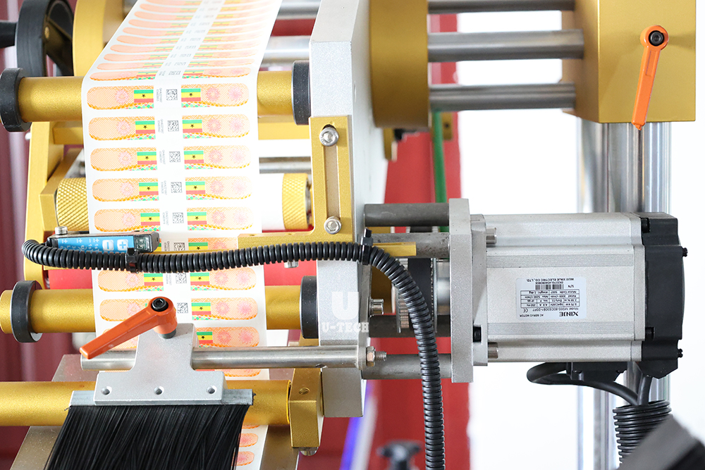 Automatic high speed pet glass bottle neck horizontal type adhesive labeling machine price