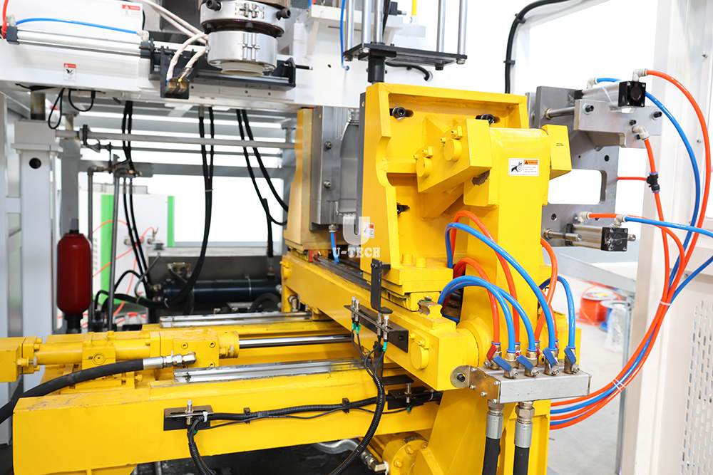Fully automatic high speed ocean ball extrusion blow molding machine price