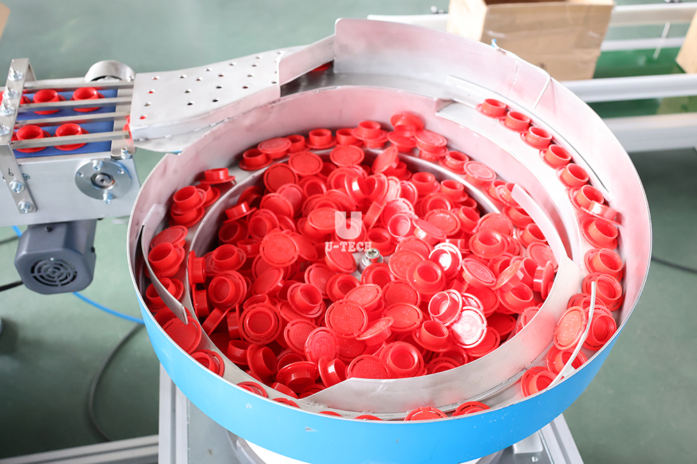 Automatic plastic cap bottle covler assembling assembly machine