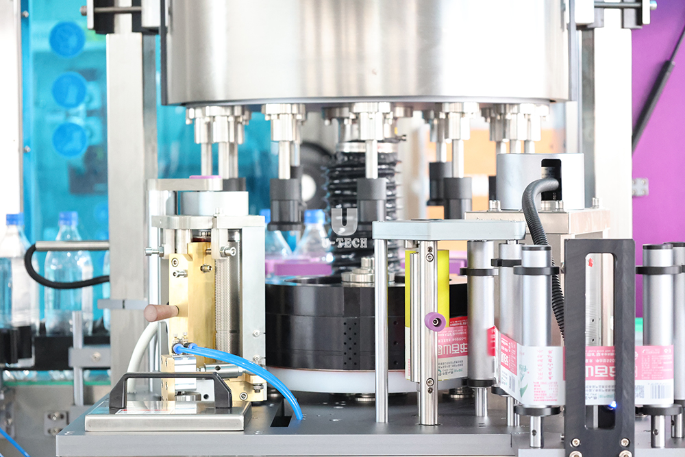 Automatic Rotary Drinking Water Pet Glass Bottle Beverage Energy Drink Can Hot Melt Glue Bopp Opp Labeling Machine