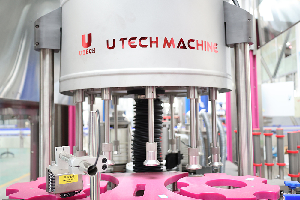 Rotary automatic plastic mineral water bottle beverage beer juice can hot melt OPP labeling machine