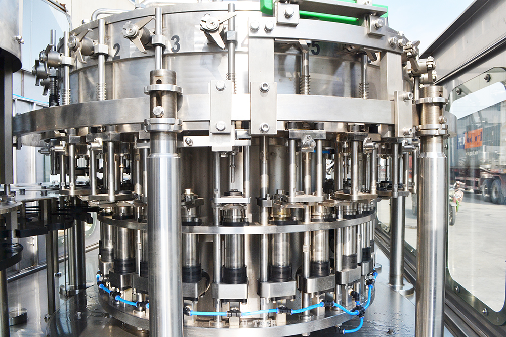 High Speed Small Scale Pet Bottle Beverage Carbonated Cola Soda Water Filling Bottling Machine Price