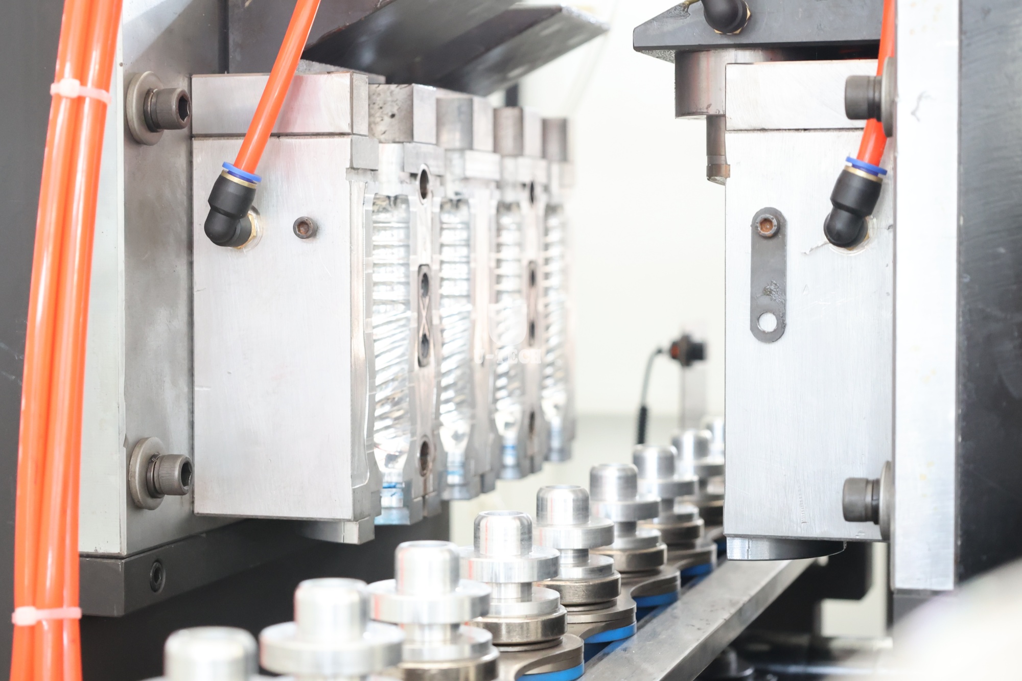 Fully Automatic Bottle Blow Moulding Machine Small Bottle Variable Pitch for Included Beverage Water Bottle Production