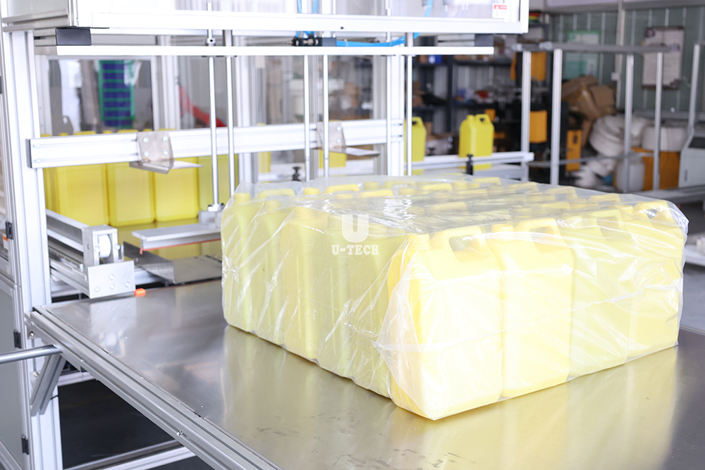Automatic Engine Motor Oil Bottle Empty HDPE PP Jerrycan Packaging Machine
