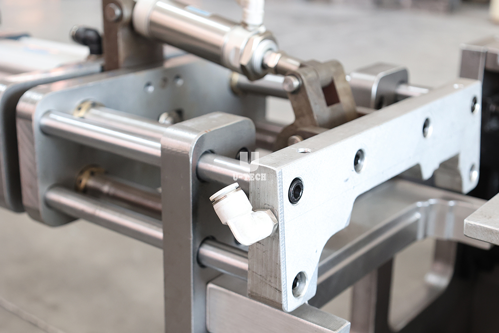 Daily chemical products liquid detergent bottle plastic extrusion blow mold manufacturers