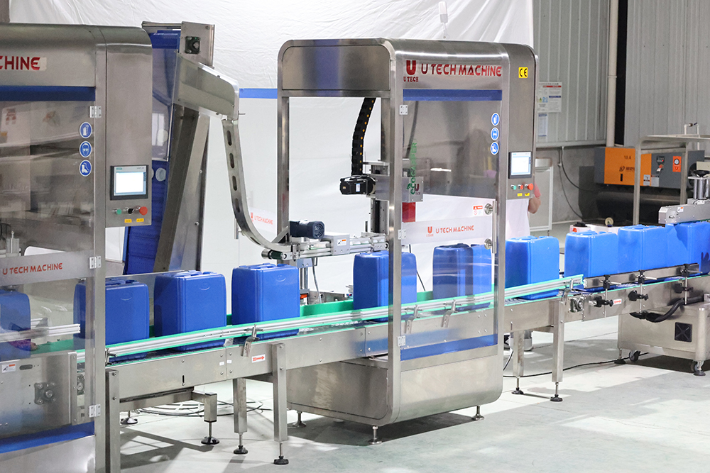 Automatic Linear Jerrycan Bucket Drum Barrel 20L Lubricant Lube Oil Servo Filling Capping Machine Line
