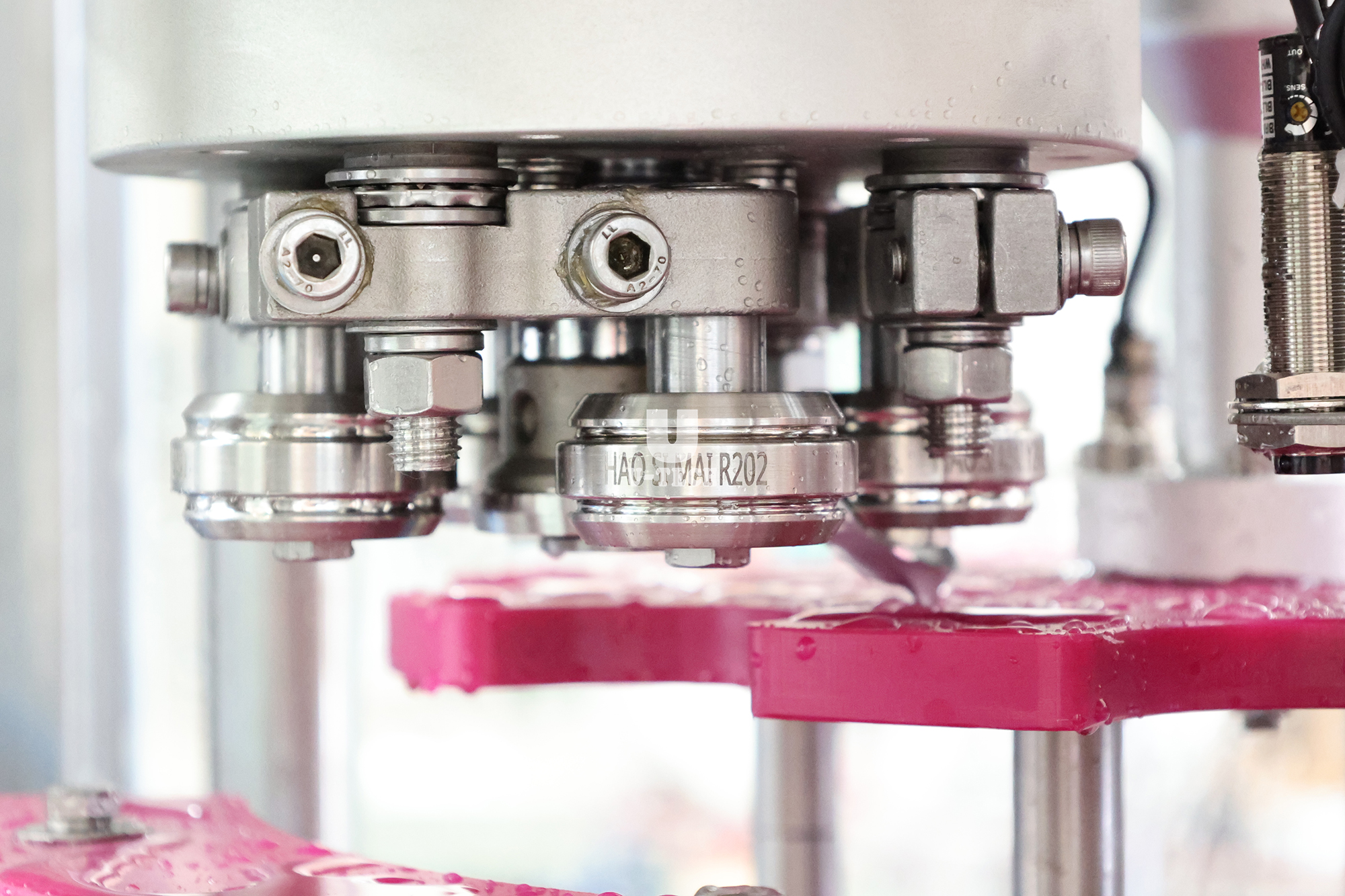 Full Automatic Factory Beverage Carbonated Energy Drink Beer Can Filling Sealing Machine