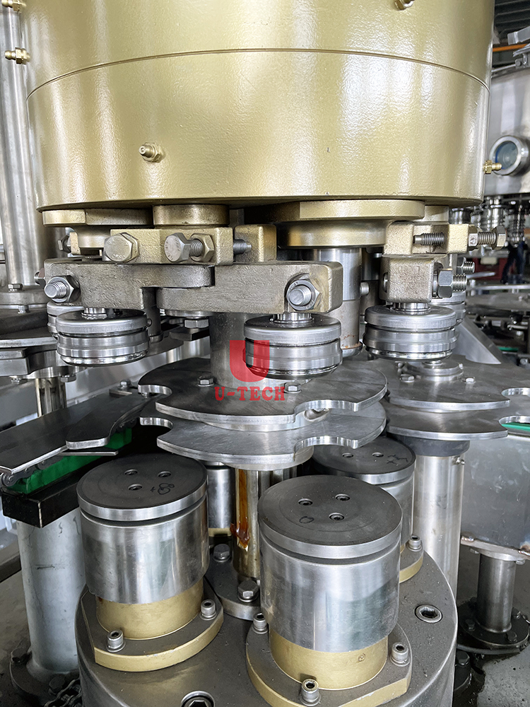 Fully Automatic High Speed Soda Water Orange Juice Energy Carbonated Drinks Beer Can Filling Machine
