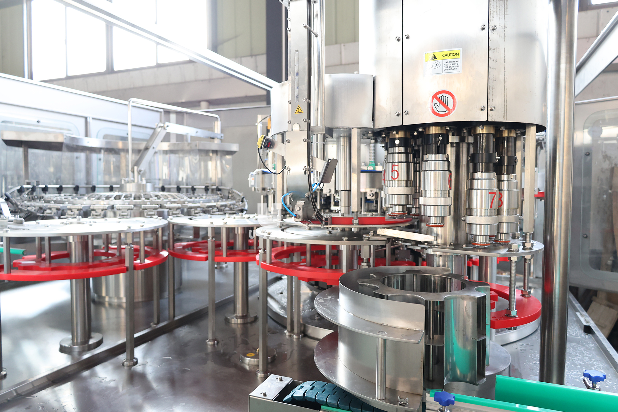 Complete Low Product Plastic Bottle Carbonated Juice Soft Energy Drink Soda Making Filling Machine