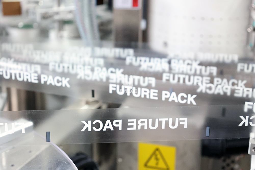U TECH Automatic High Speed Rotary Type PET Glass Bottle BOPP OPP Hot Glue Labeling Machine