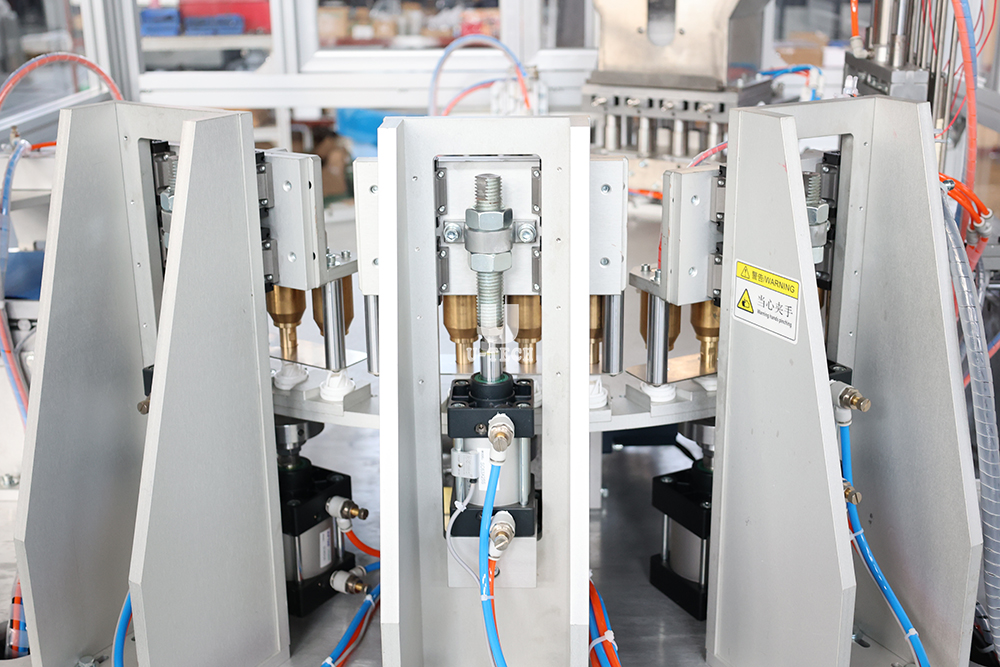Automatic high speed silica gel desiccant tablet cap assembly machine