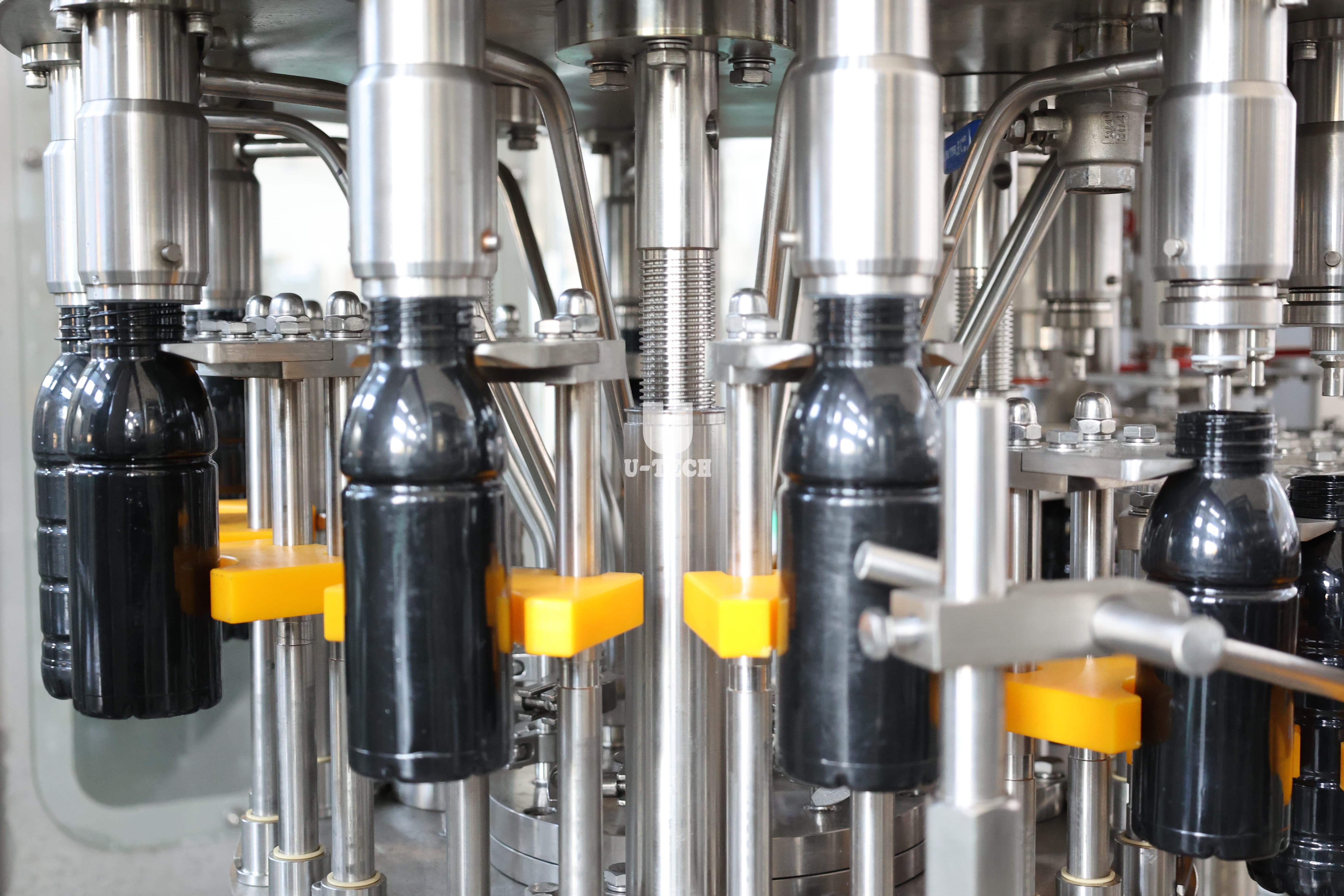 Automatic 3 in 1 High Speed PLC Control System Beverage Orange Apple Juice Filling Bottling Machine Line