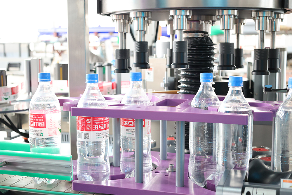 Electric Fully Automatic Rotary Beverage Can & CSD Water Plastic Square Bottle OPP Hot Melt Labeling Machine Factory Price