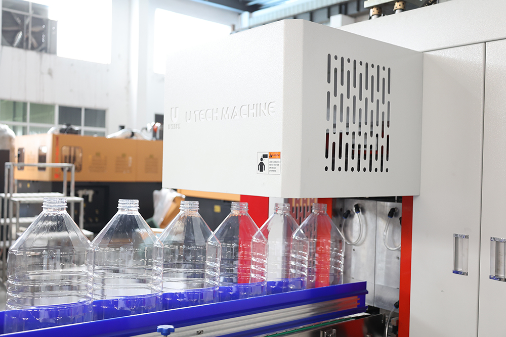 U TECH Automatic Beverage Drinking Mineral Water 5L PET Plastic Bottle Making Blow Molding Machine
