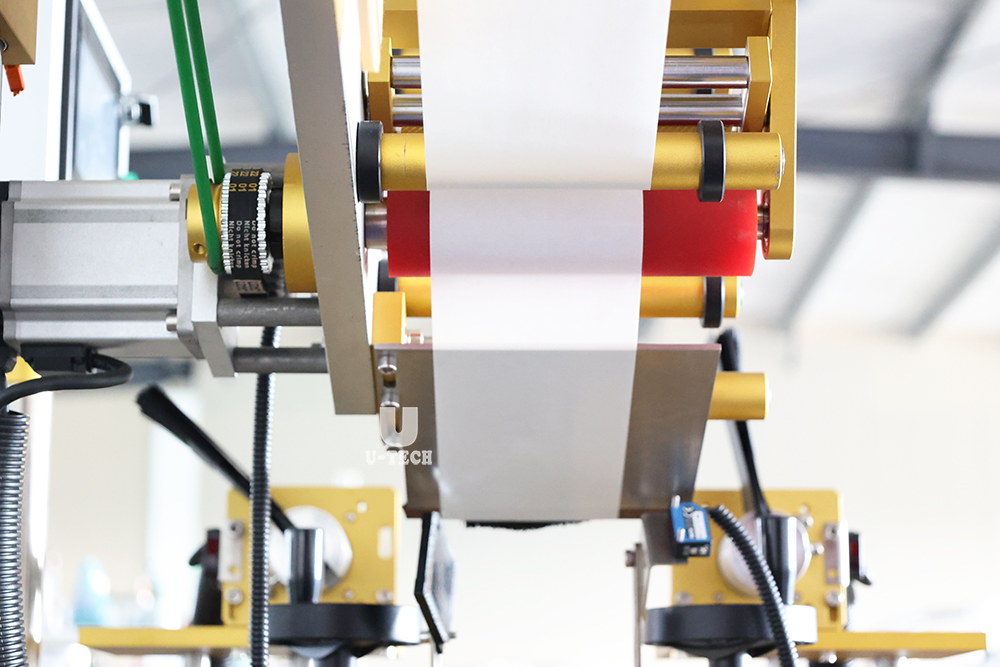Automatic paper packing box horizontal type adhesive sticker labeling machine price