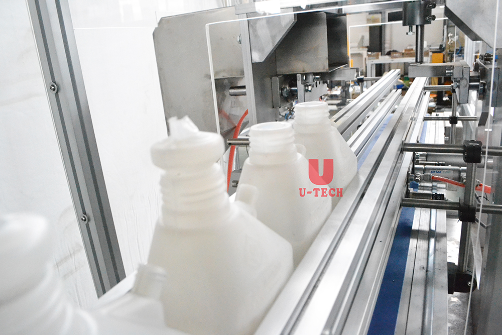 Automatic Plastic PP PE PVC Bottle Neck Cutting Machine 