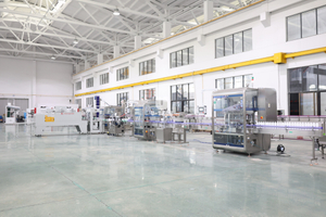 Small Liquid Pet PP Bottle Automatic Linear Filling Machine Easy To Operate with PLC And Pump for Oil