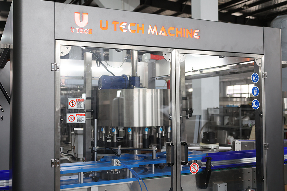 Automatic 18000BPH high speed round plastic glass bottle rotary adhesive sticker labeling machine