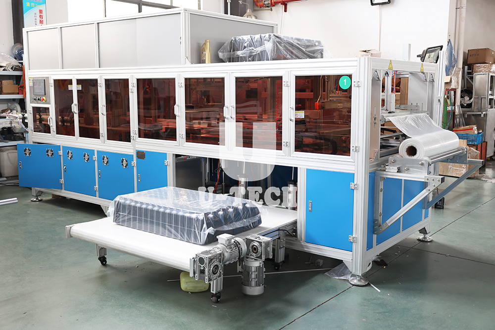 Automatic high speed jerry can empty PET plastic bottle bag packing machine equipment plant price