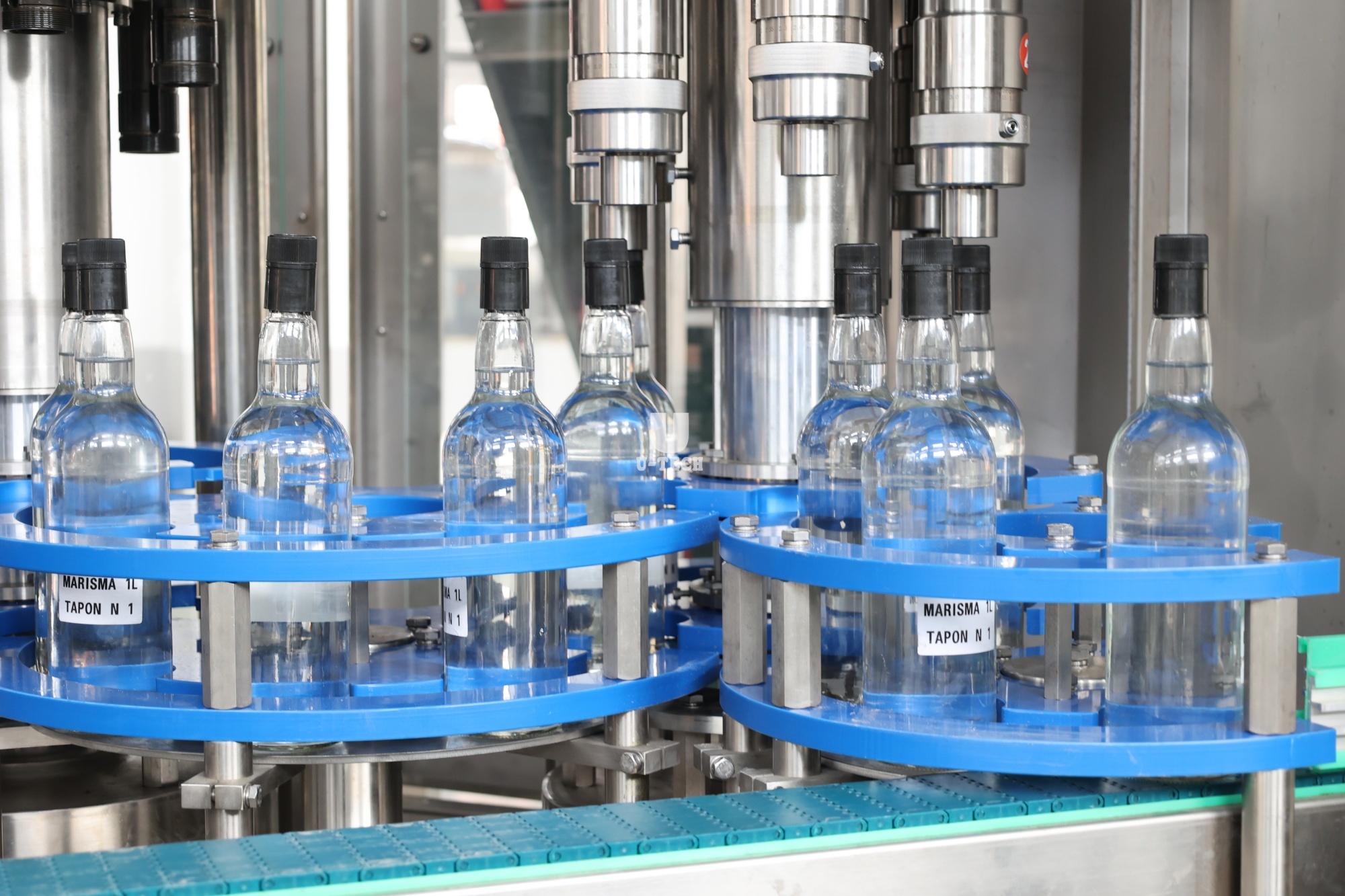 Automatic 4 in 1 Glass Bottle Red Wine Vodka Liquor Filling Machine Equipment Production Line