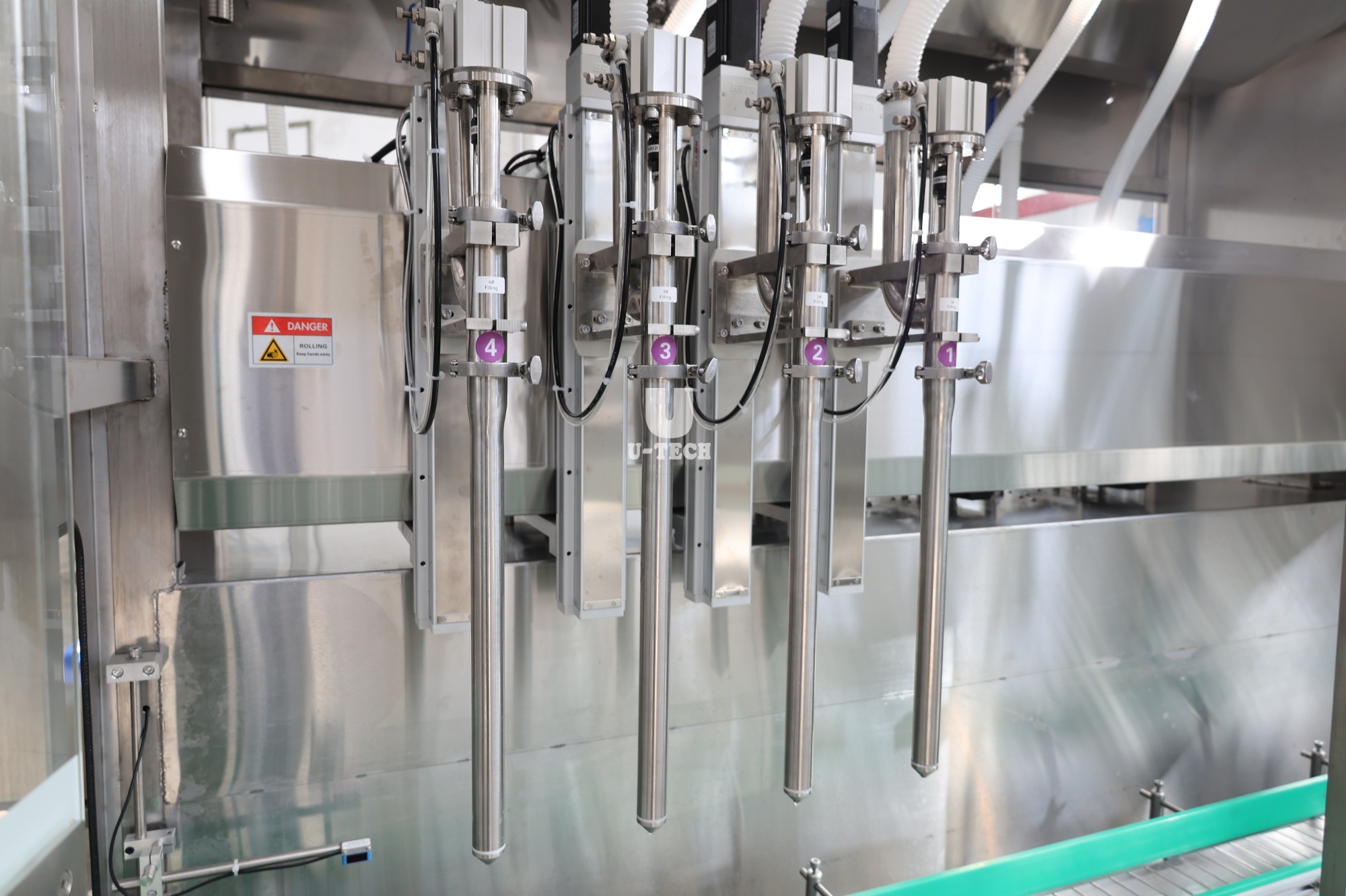 Automatic Linear Type Servo 5-20L Lube Motor Oil Drum Jerrycan Filling Capping Labeling Machine