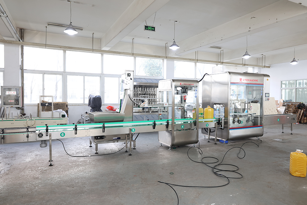 Automatic linear 20L servo lube oil weighting filling machine