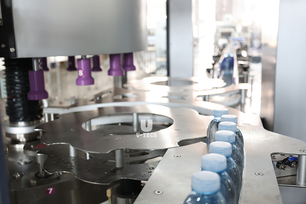Automatic Rotary Mineral Water Round Square Glass PET Bottle BOPP Film Hot Melt Glue OPP Labeling Machine
